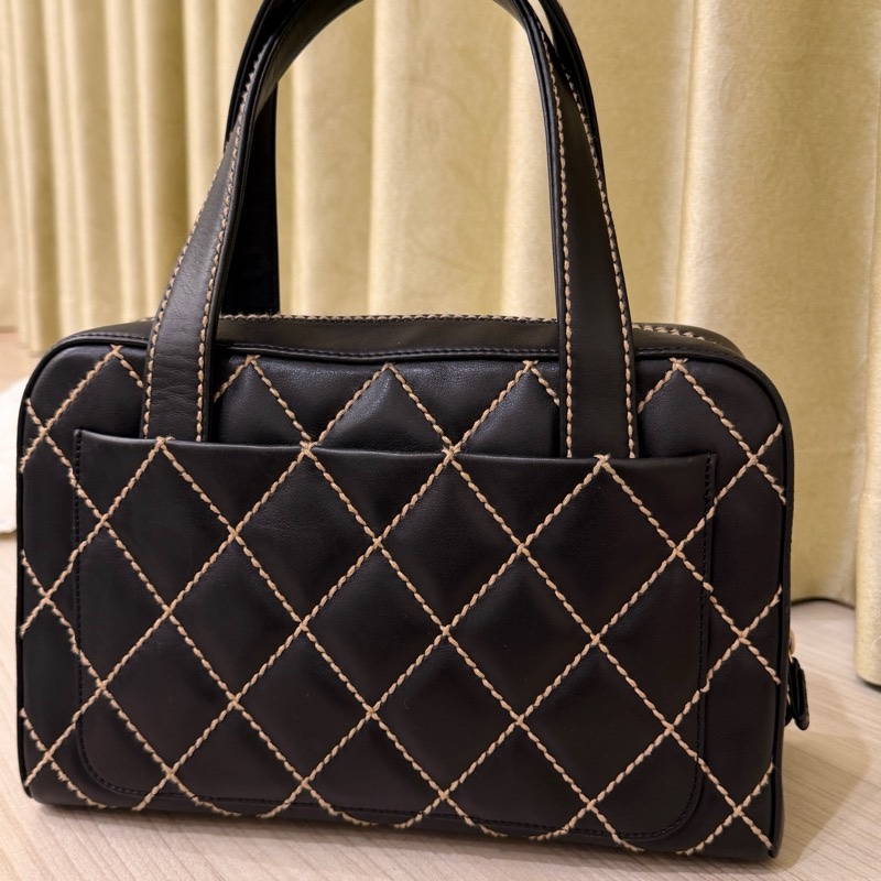 香奈兒中古款外縫線保齡球手提包-1