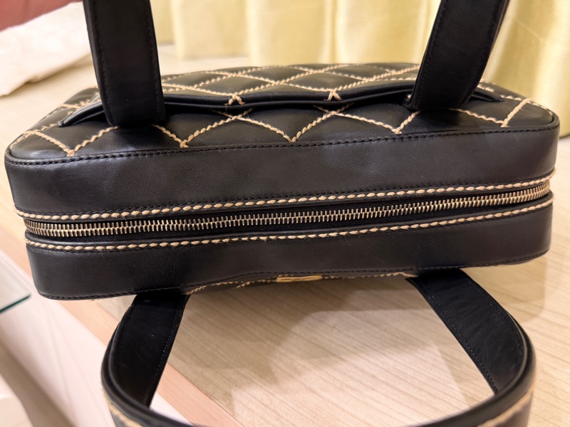 香奈兒中古款外縫線保齡球手提包-4