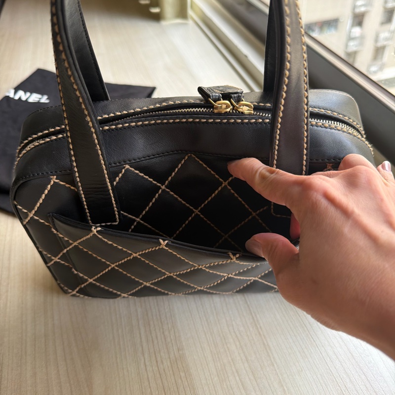 香奈兒中古款外縫線保齡球手提包-9