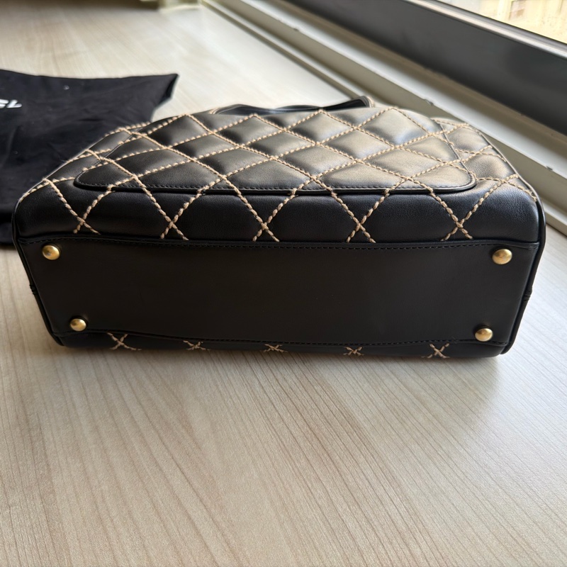 香奈兒中古款外縫線保齡球手提包-10