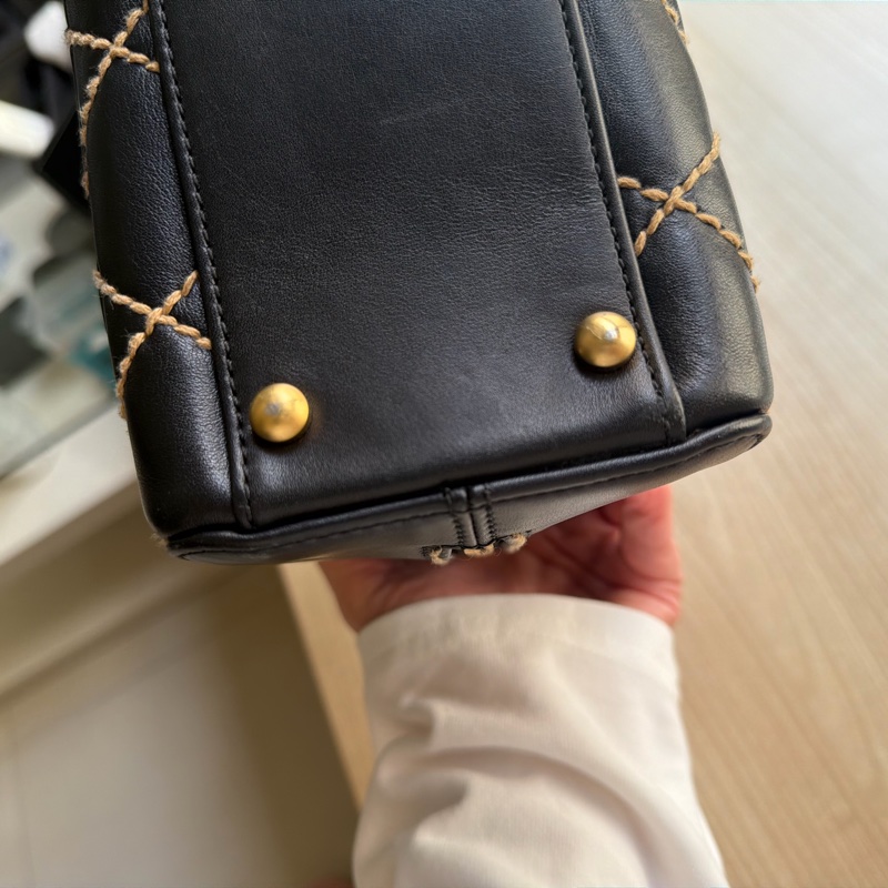 香奈兒中古款外縫線保齡球手提包-12