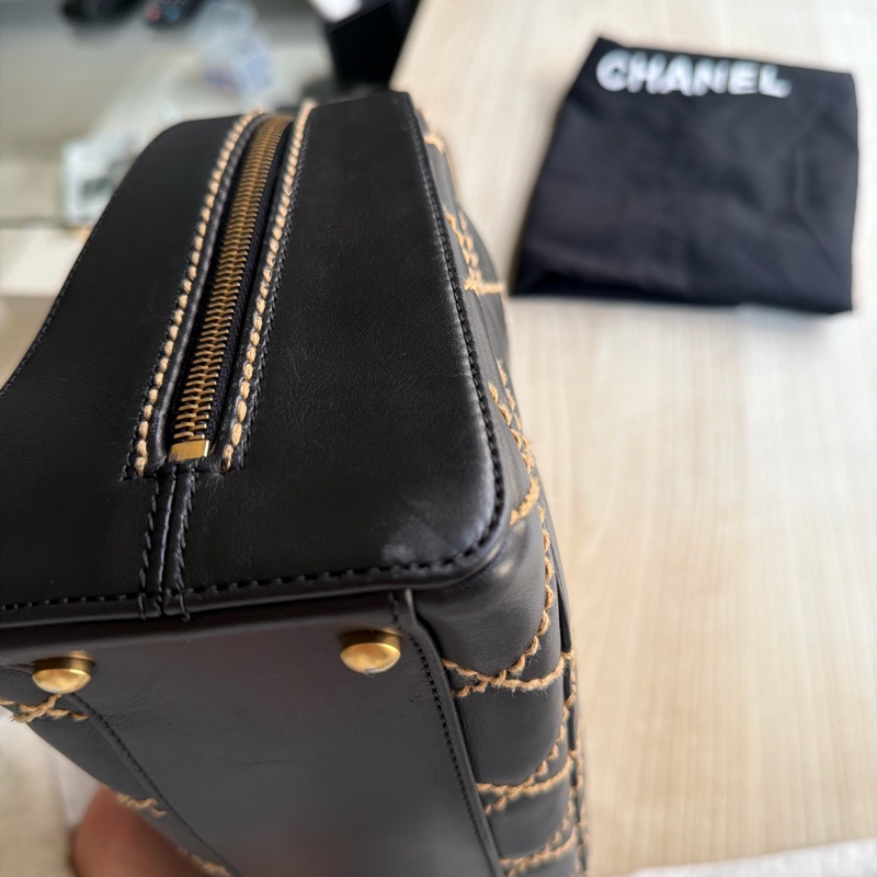 香奈兒中古款外縫線保齡球手提包-21