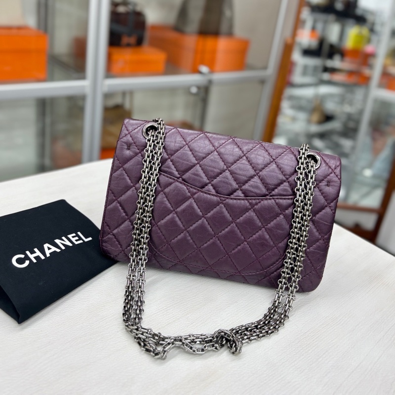Chanel 深紫色 牛皮小號2.55 底長約24，鐳射16開 附件塵袋。-2