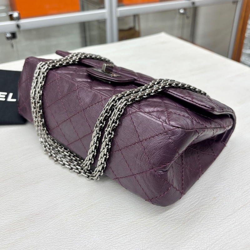 Chanel 深紫色 牛皮小號2.55 底長約24，鐳射16開 附件塵袋。-5