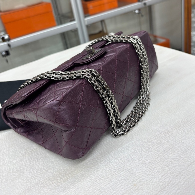 Chanel 深紫色 牛皮小號2.55 底長約24，鐳射16開 附件塵袋。-6