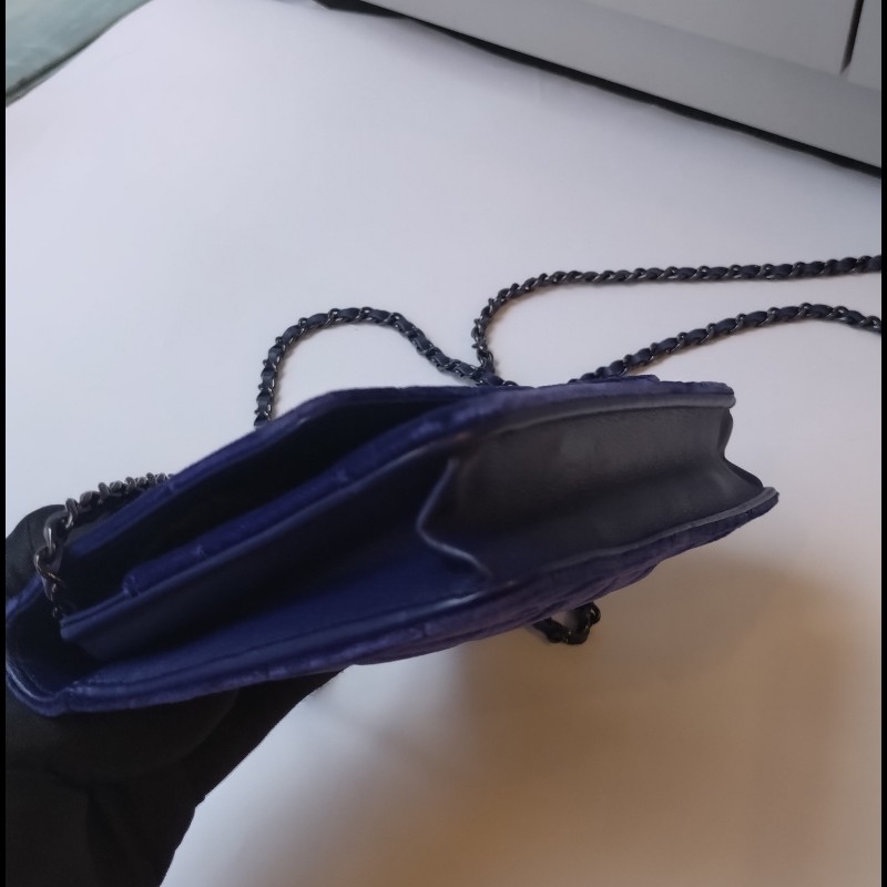 Chanel 黑鍊藍絨布鍊帶小包 WOC-10