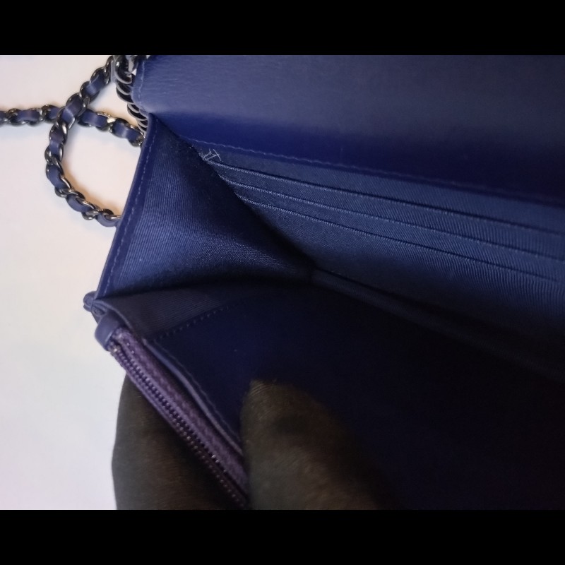 Chanel 黑鍊藍絨布鍊帶小包 WOC-18