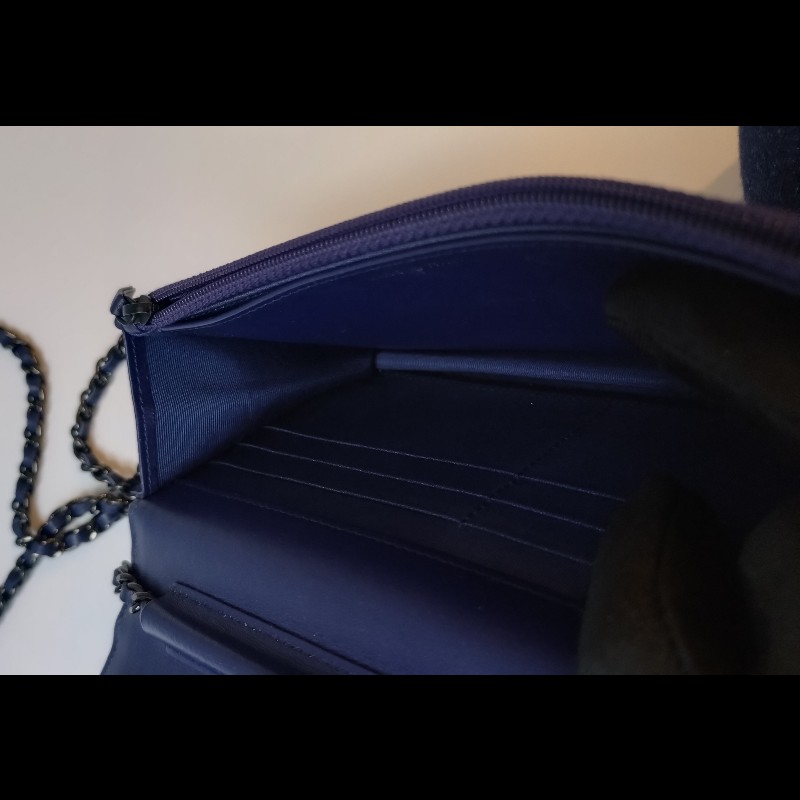 Chanel 黑鍊藍絨布鍊帶小包 WOC-19