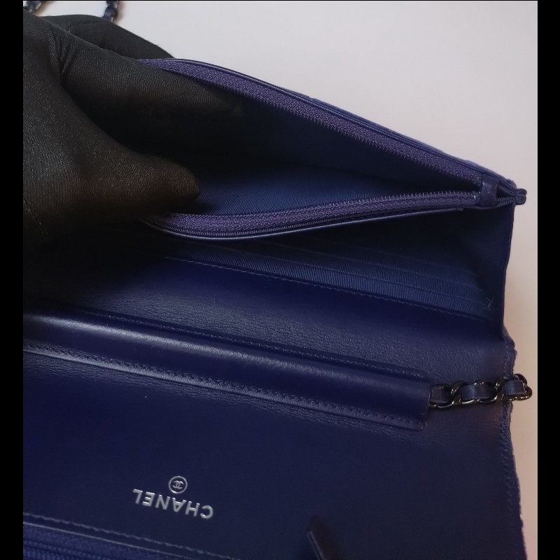 Chanel 黑鍊藍絨布鍊帶小包 WOC-20