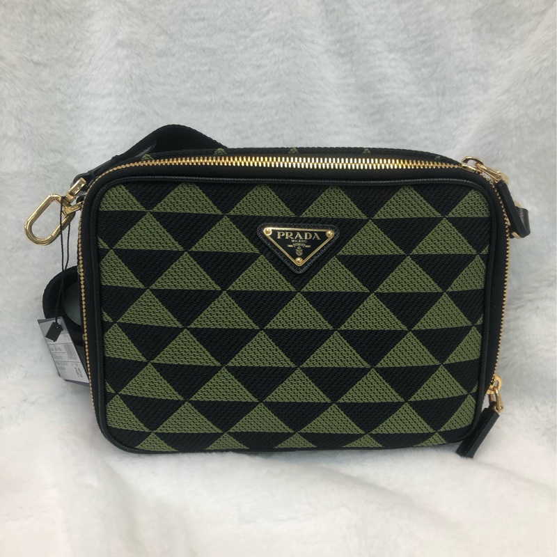 Prada 幾何圖形綠色布面相機包 斜孭 XC105-0