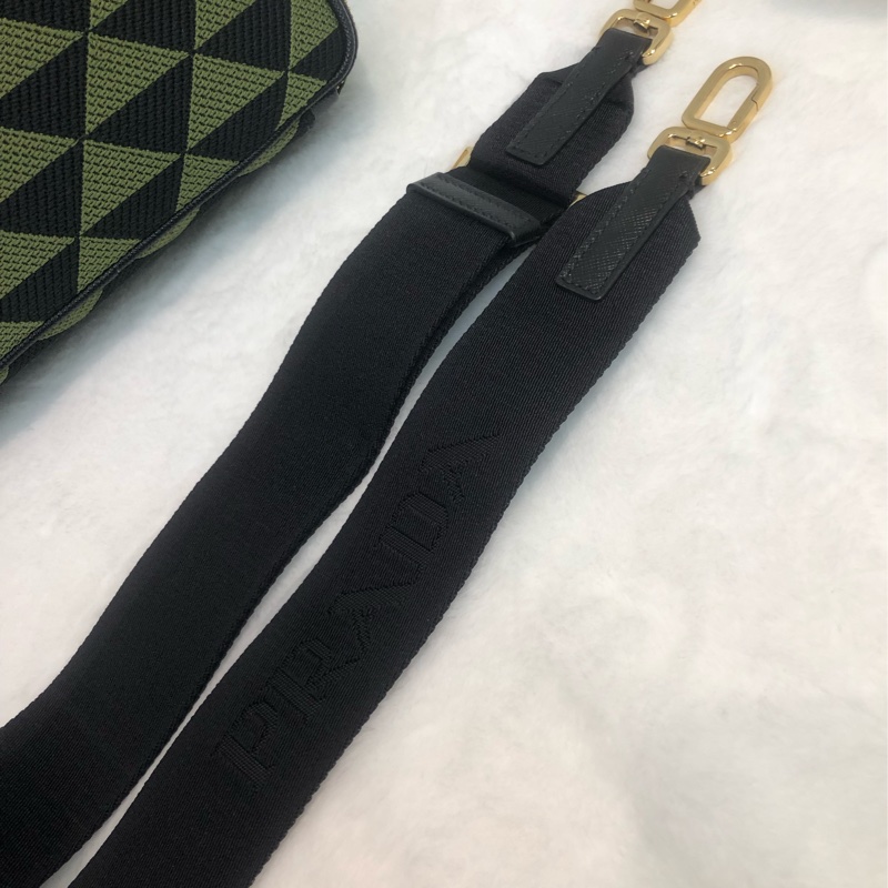 Prada 幾何圖形綠色布面相機包 斜孭 XC105-16