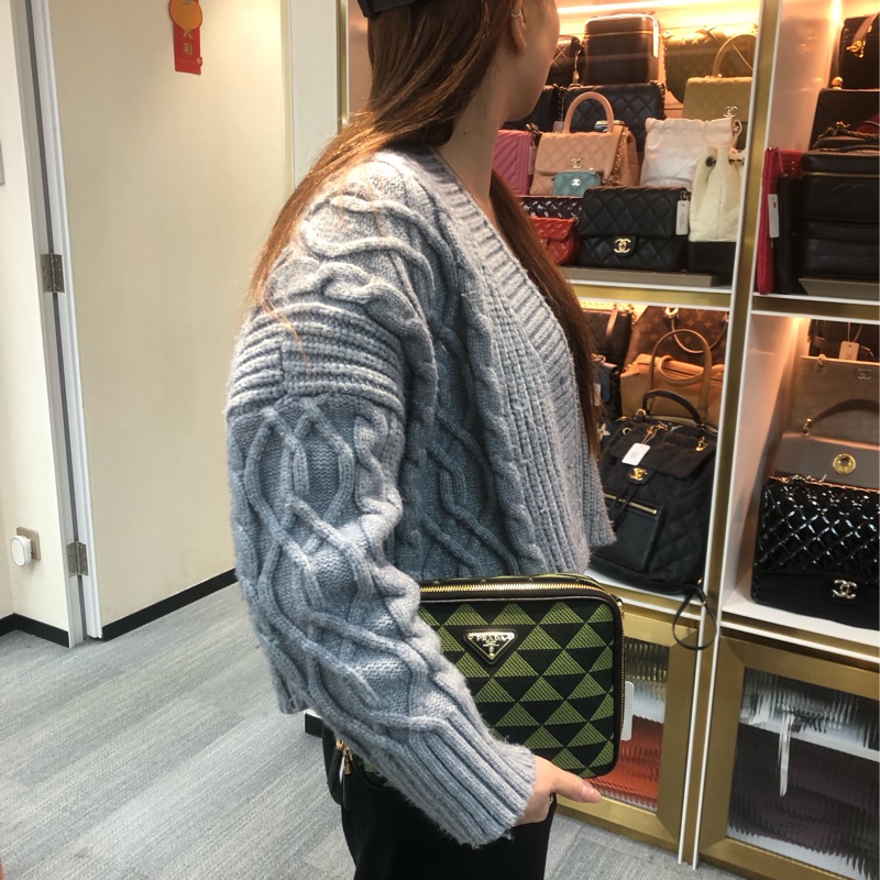 Prada 幾何圖形綠色布面相機包 斜孭 XC105-11