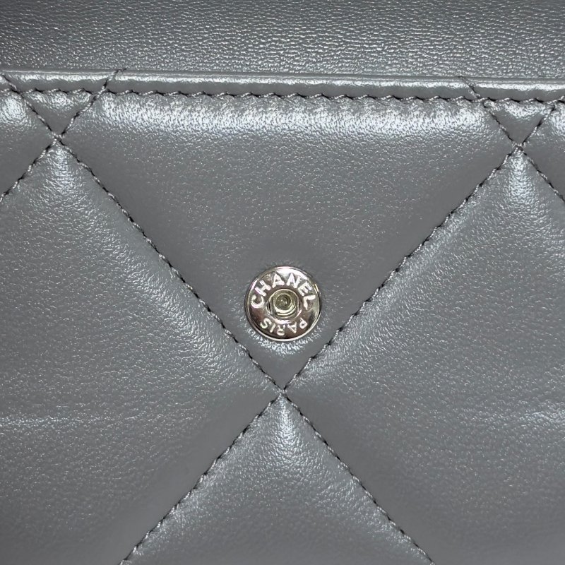 CHANEL 19 多摺 迷你銀包-20