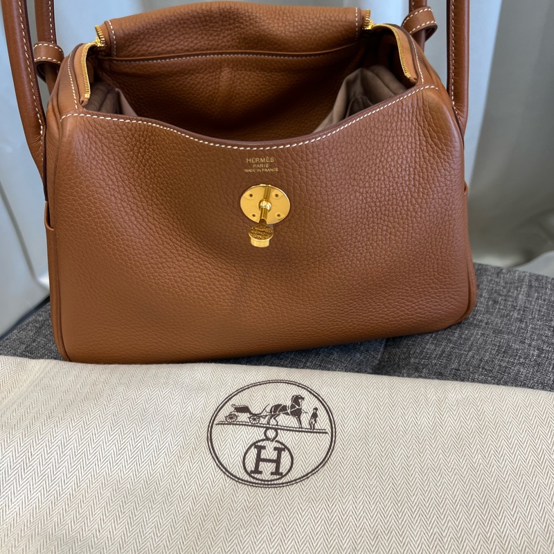 Hermès 愛馬仕 Lindy 26 U刻 ｜金棕色｜金扣-0