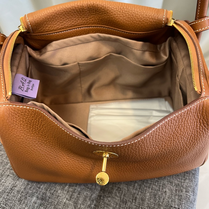 Hermès 愛馬仕 Lindy 26 U刻 ｜金棕色｜金扣-7