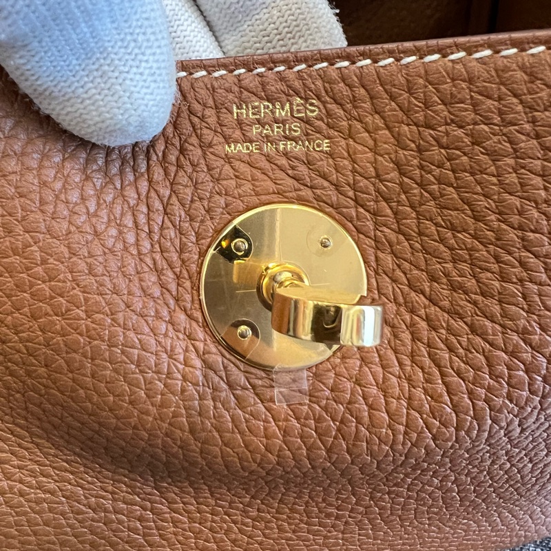 Hermès 愛馬仕 Lindy 26 U刻 ｜金棕色｜金扣-13