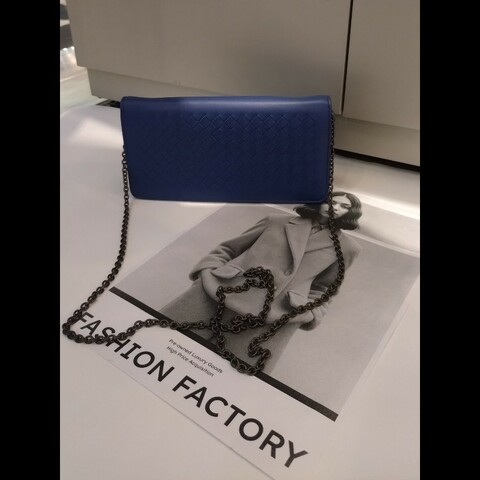 Bottega Veneta 藍皮編織鍊帶小包