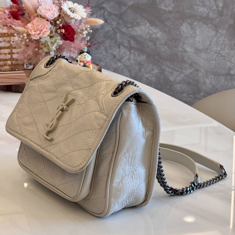 *SHIHNA名牌精品* YSL NIKI Baby 小號 奶油色抓皺皮革絎縫肩背包-4