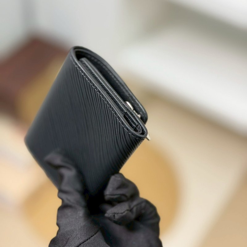 🏷LV 路易威登．Twist 水波紋三折短夾 M63322/客人寄賣-7