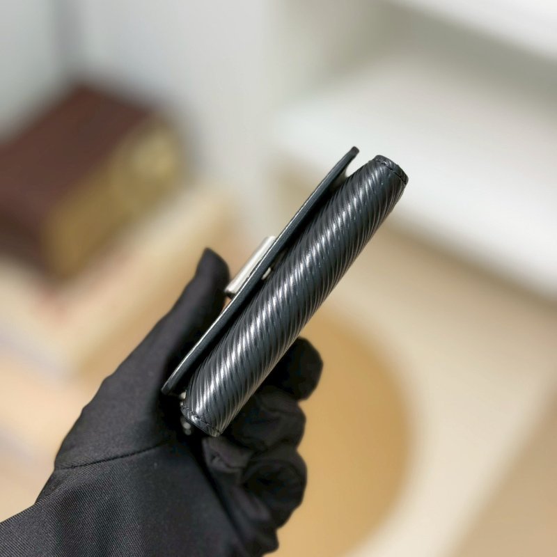 🏷LV 路易威登．Twist 水波紋三折短夾 M63322/客人寄賣-13