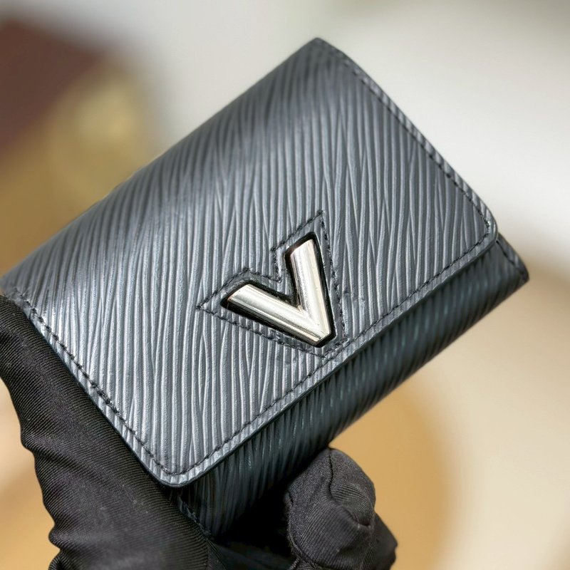 🏷LV 路易威登．Twist 水波紋三折短夾 M63322/客人寄賣-14