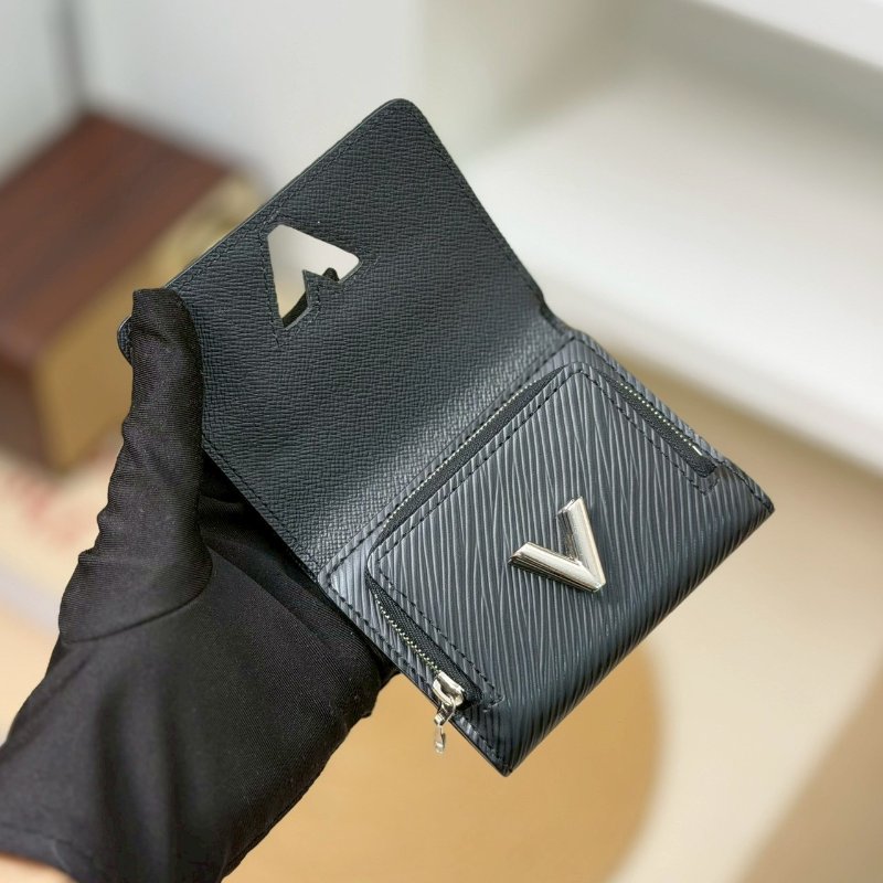 🏷LV 路易威登．Twist 水波紋三折短夾 M63322/客人寄賣-15