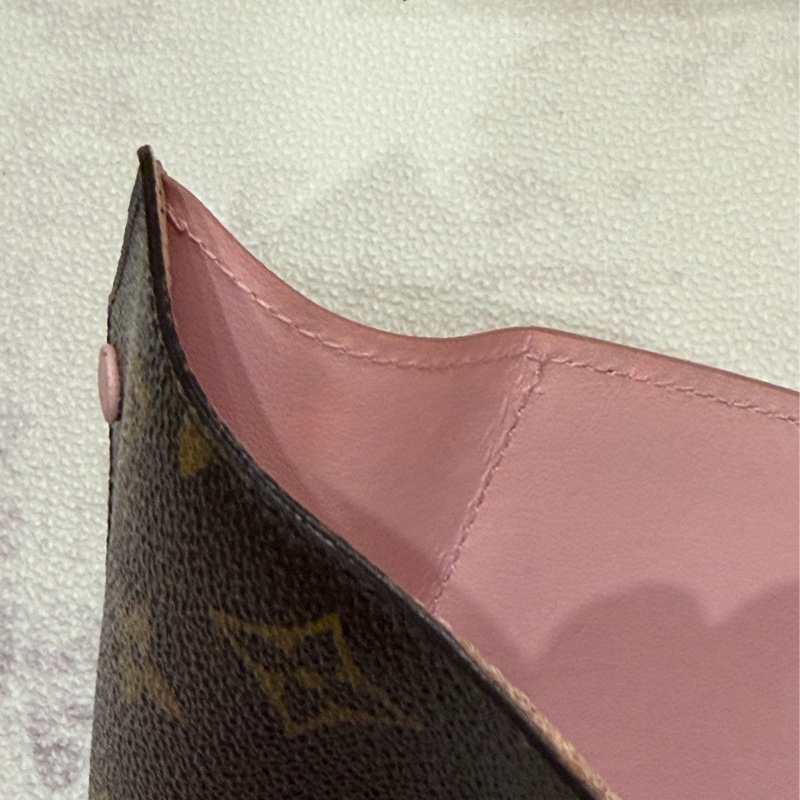 LV Victorine 粉色老花三折短夾-25