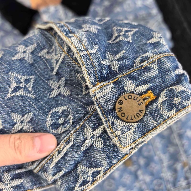98新 LV滿印牛仔外套中古40碼-6