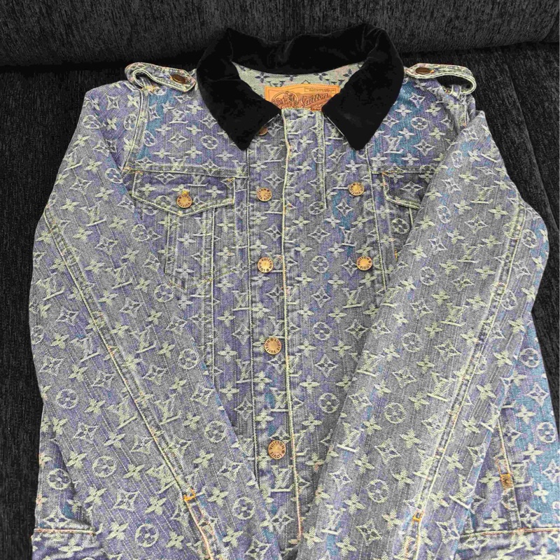 98新 LV滿印牛仔外套中古40碼-8