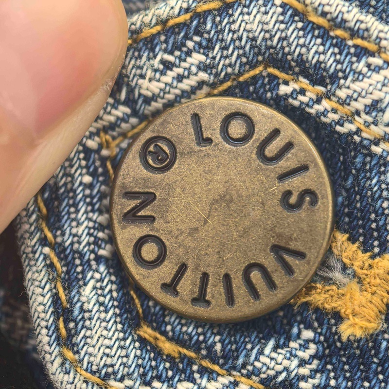 98新 LV滿印牛仔外套中古40碼-9