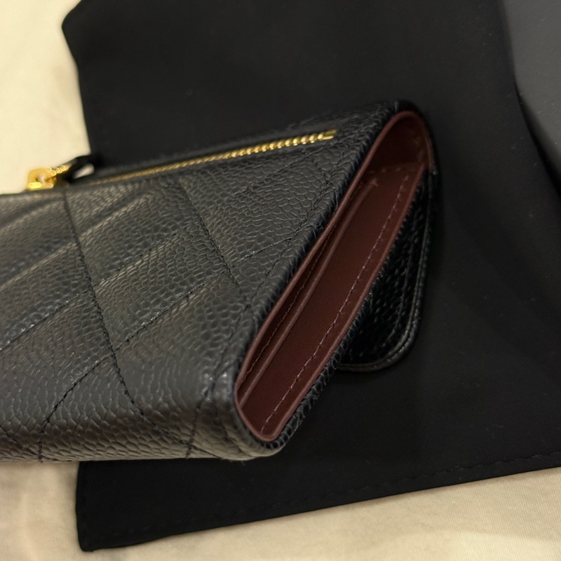 【CHANEL 香奈兒】荔枝紋牛皮短夾•經典口蓋短夾-8