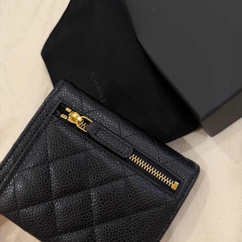 【CHANEL 香奈兒】荔枝紋牛皮短夾•經典口蓋短夾-10