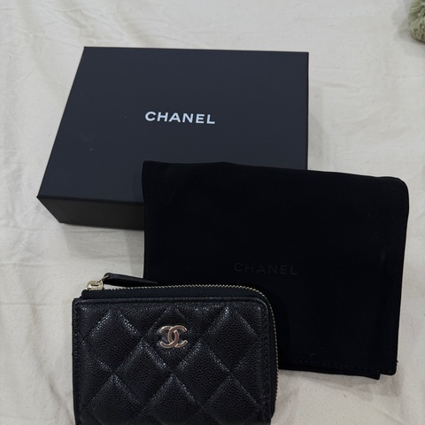 【CHANEL 香奈兒】經典菱格拉鍊短夾