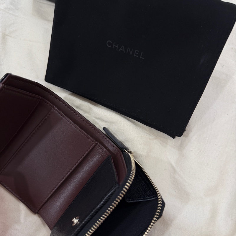 【CHANEL 香奈兒】經典菱格拉鍊短夾-4