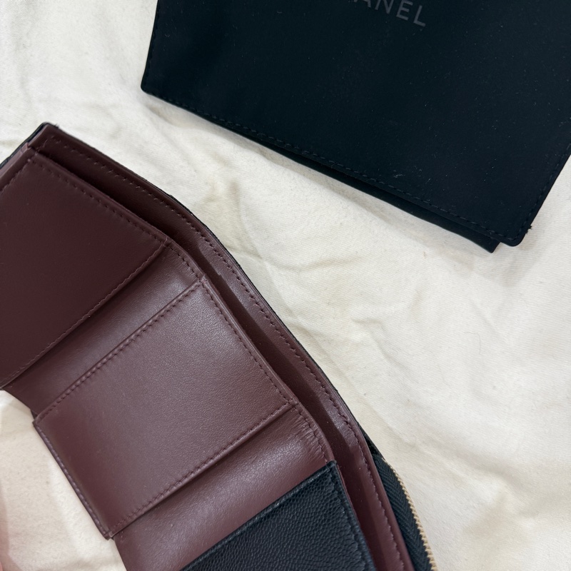 【CHANEL 香奈兒】經典菱格拉鍊短夾-11