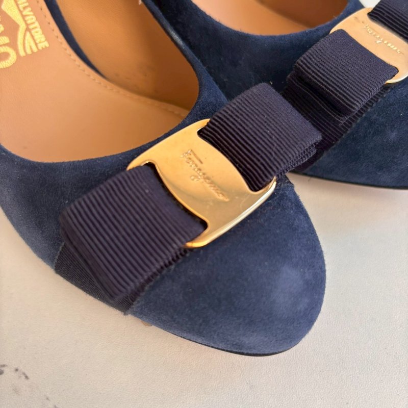 Ferragamo 極濃藍麂皮蝴蝶結細高跟鞋-12