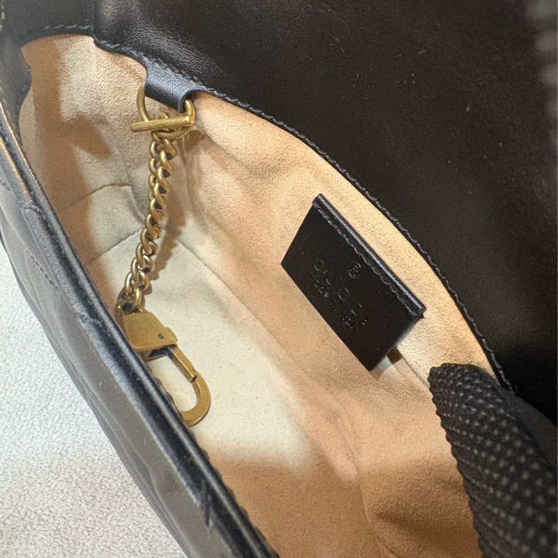 GUCCI GG MARMONT mini黑金愛心金鏈-6
