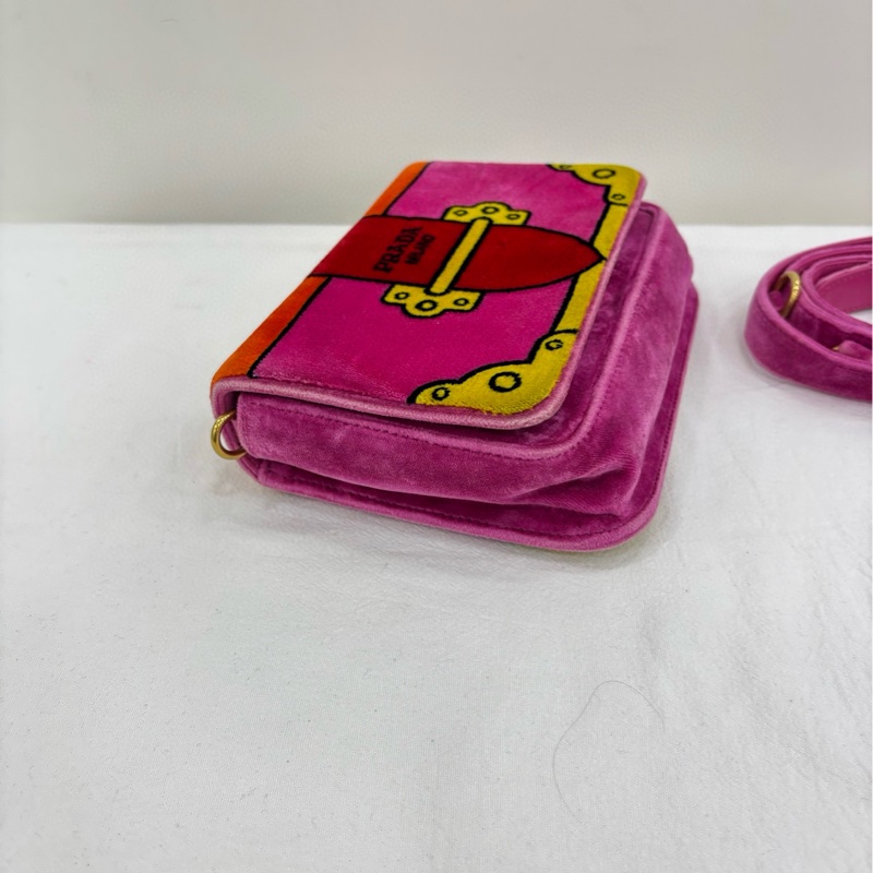 Prada/普拉達 Cahier velver 宮廷系列 珍藏系列 絲絨拼色斜背包 尺寸:20*14*6cm-4