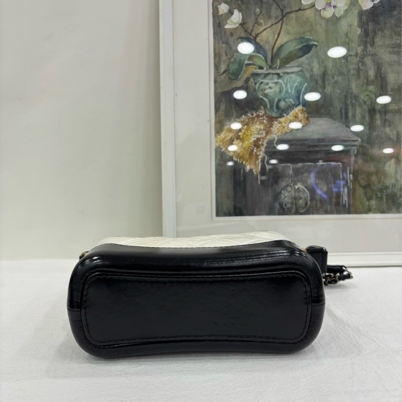 Chanel香奈兒 熊貓黑白拼色菱格紋小號流浪包 26開 有購證-3