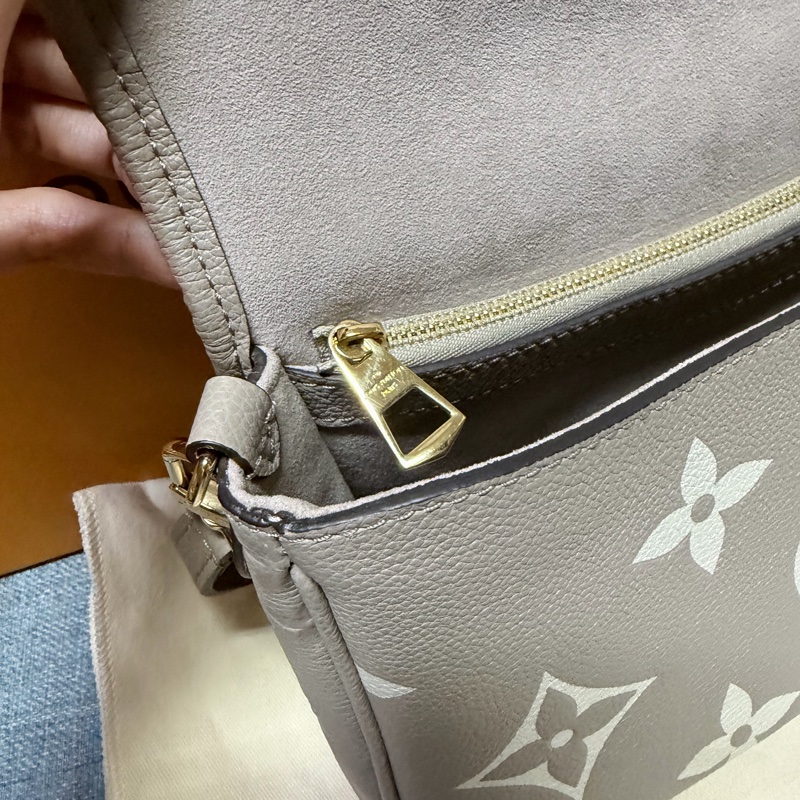 LV Diane 法棍包斑鳩灰 M46583 二手新-10