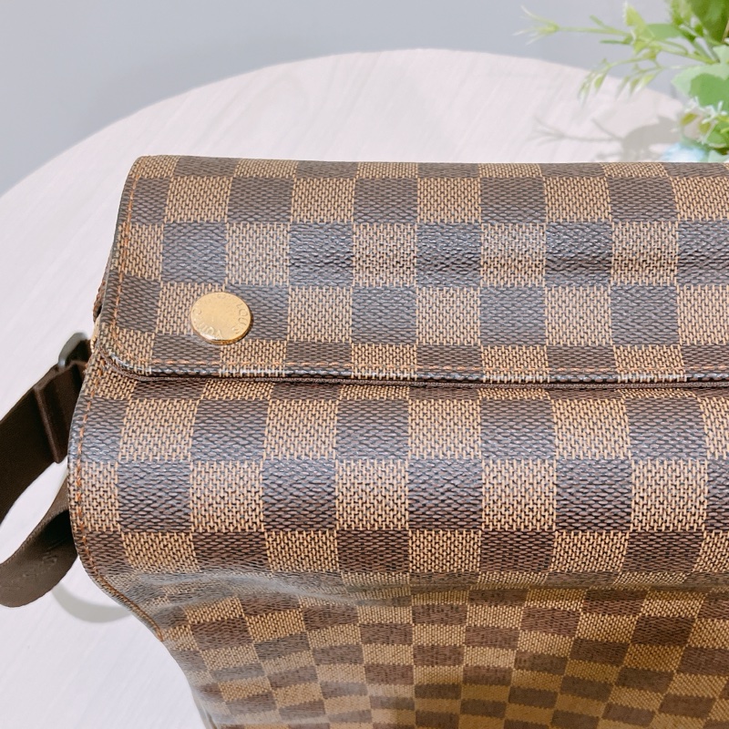 TK1892 LOUIS VUITTON 路易威登經典棋盤紋肩帶包包NAVIGLIO MESSENGER BAG DAMIER EBENE-17