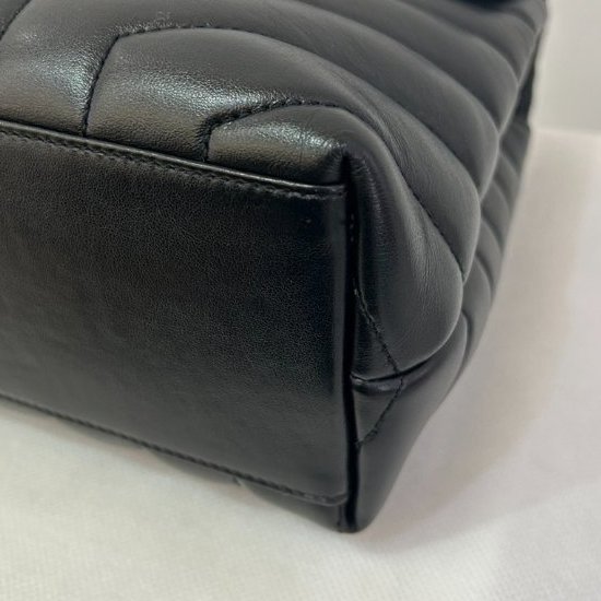 YSL黑牛皮金釦Lou Lou 金鍊側背包-6