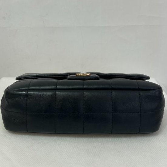CHANEL 黑羊皮方格金鍊包 MINI-4