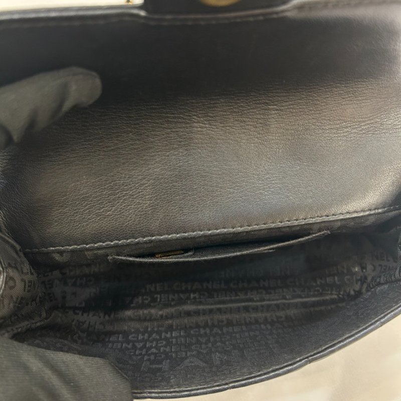 CHANEL 黑羊皮方格金鍊包 MINI-7