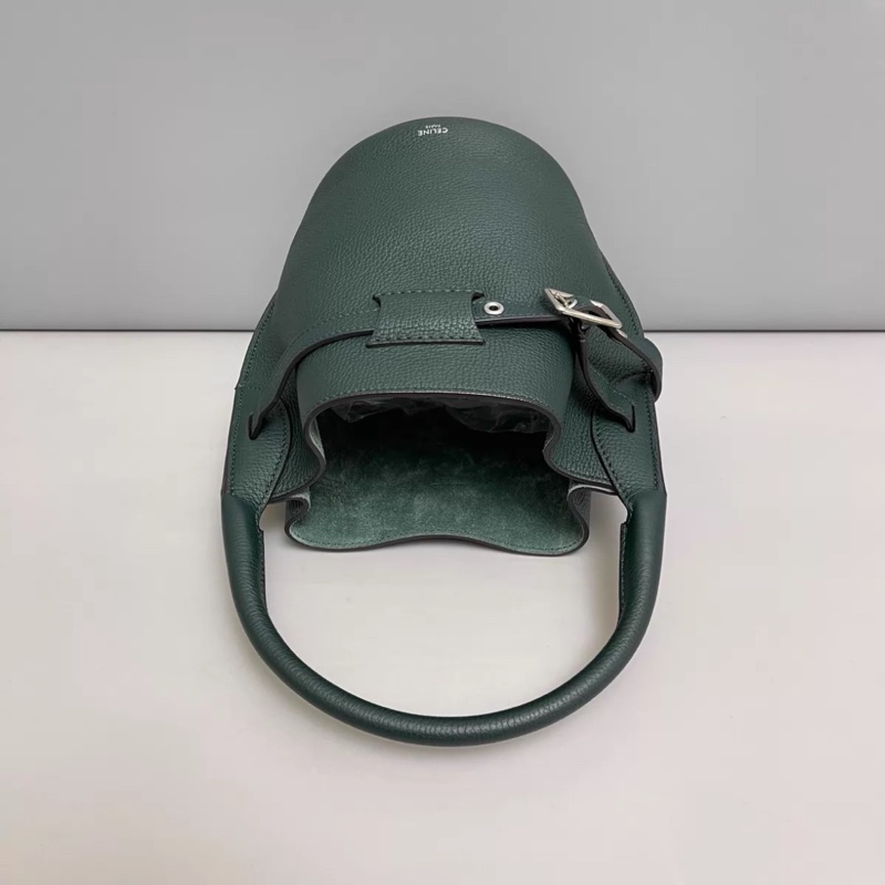 Celine賽琳 新標nano墨綠色牛皮荔枝紋水桶包-3