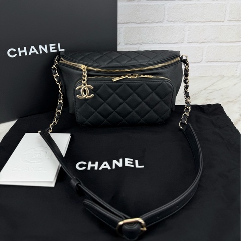 香奈兒 Chanel 荔枝牛皮胸前包 /腰包 黑色淡金釦
