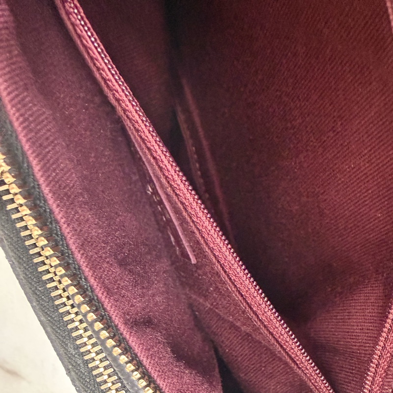 香奈兒 Chanel 荔枝牛皮胸前包 /腰包 黑色淡金釦-11