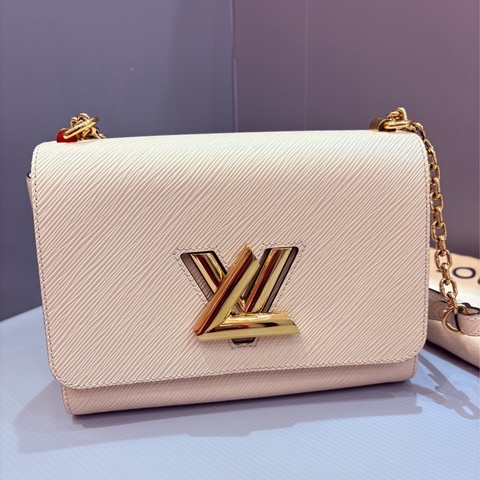 Lv 基本款epi 奶昔白 twist口蓋包