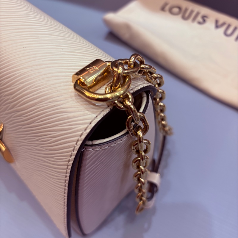 Lv 基本款epi 奶昔白 twist口蓋包-3