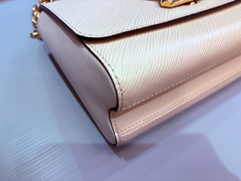 Lv 基本款epi 奶昔白 twist口蓋包-10